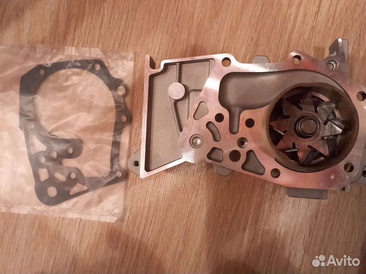 Водяная помпа Renault, Largus