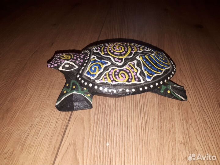 Деревянная шкатулка