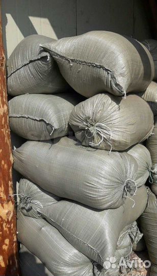 Опилки в мешках