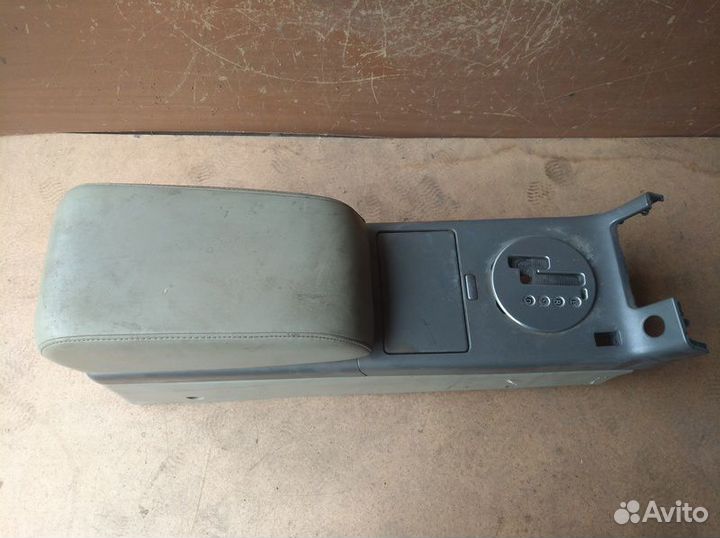 Консоль центральная Nissan Skyline V35 с2001-2007г