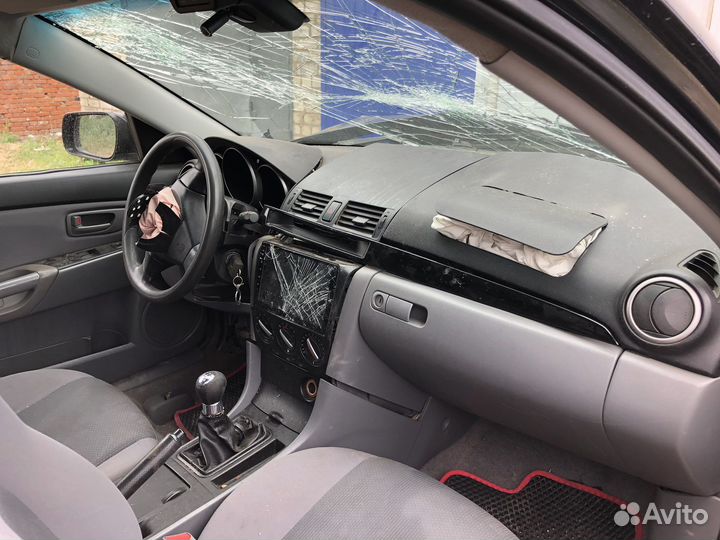 Mazda 3 1.6 МТ, 2006, битый, 220 000 км