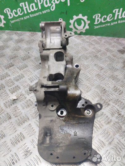 Кронштейн навесного оборудования Renault Logan 2