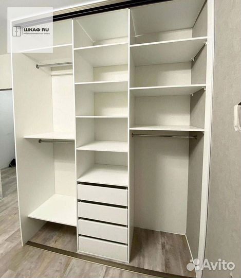 Встроенный распашной шкаф