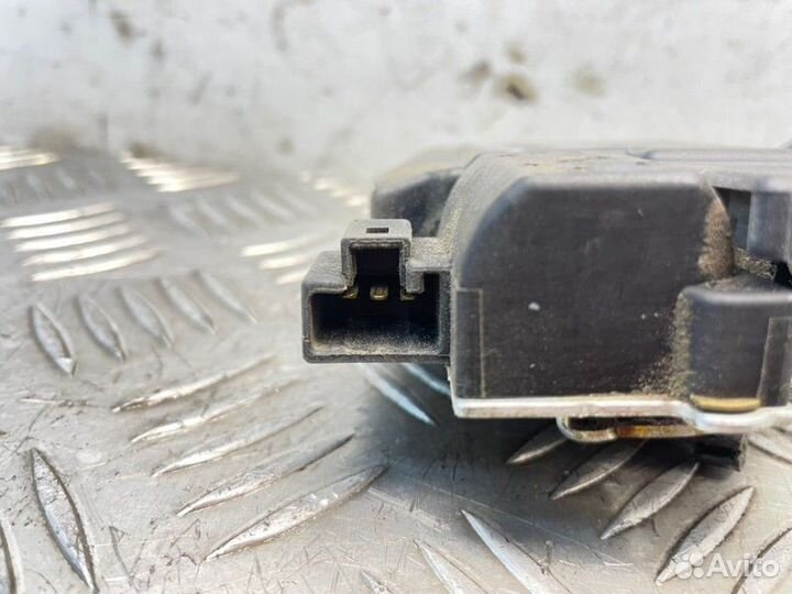 Замок багажника Toyota Corolla ZRE151L 1zrfe 2006