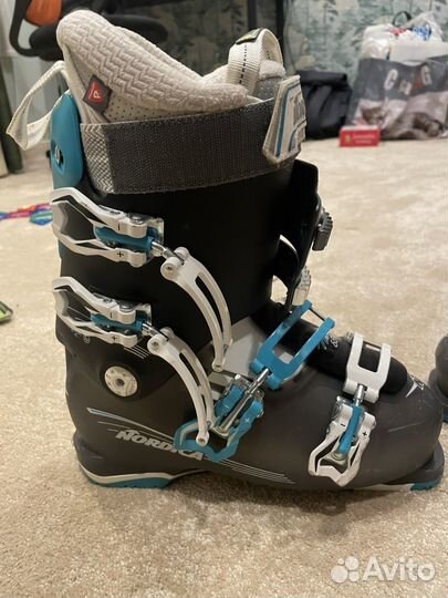 Горнолыжные ботинки 38