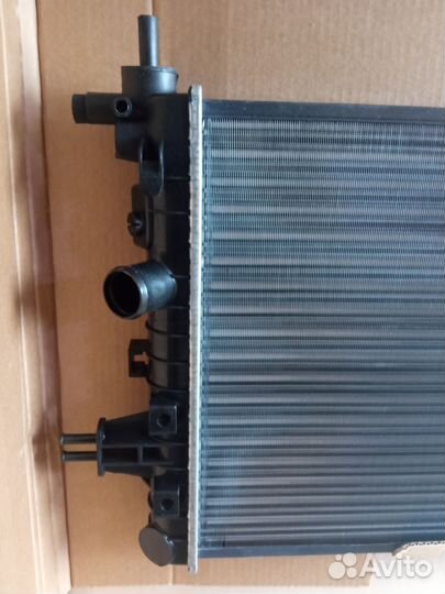 Радиатор охлаждения Opel Astra H 1.6-1.8(04-10) aт