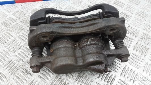 Суппорт тормозной передний левый volkswagen amarok