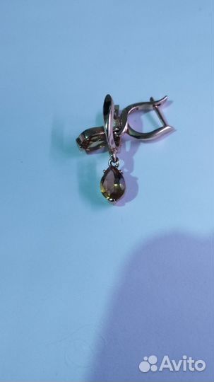 Золотые серьги с цитрином
