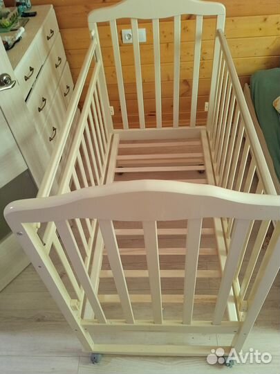 Детская кроватка