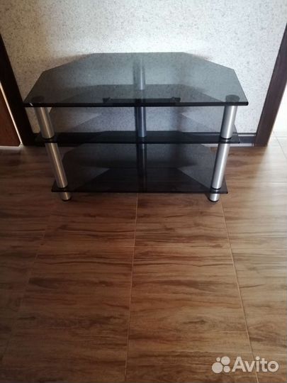 Стеклянная тумба