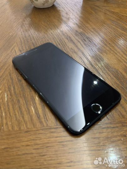 Телефон iPhone 7 plus