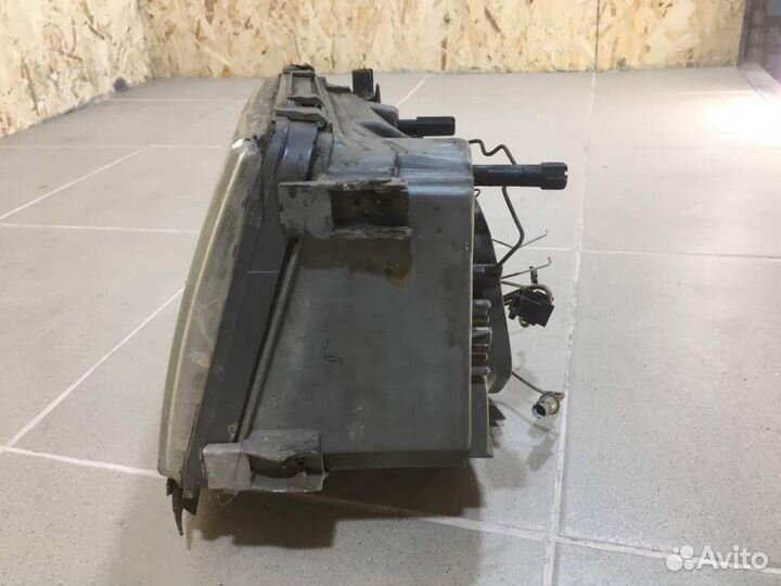 Фара левая Mercedes Benz W124 1984-1993