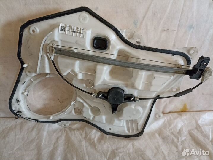 Mazda 3 BL Стеклоподъемник задний правый