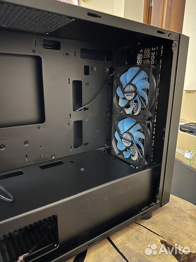 Корпус Thermaltake Versa H18 3 кулера