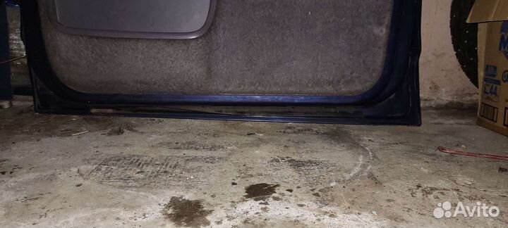 Крыло и дверь на chrysler