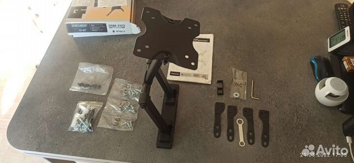 Кронштейн для телевизора наклонно-поворотный