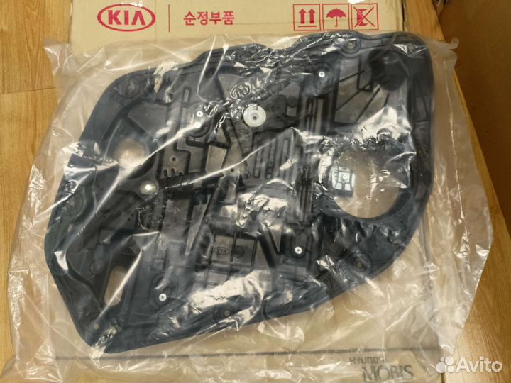 Панель стеклоподъёмника двери правой KIA optima 3