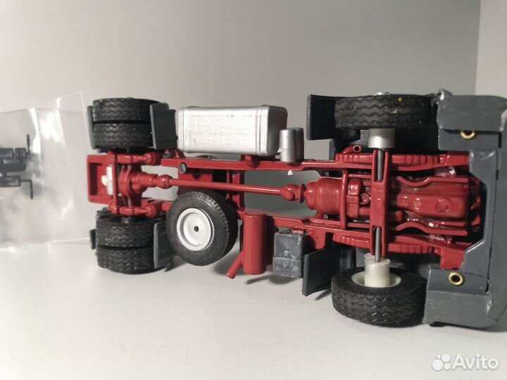 Модель Iveco Eurotech Old Cars 1/43