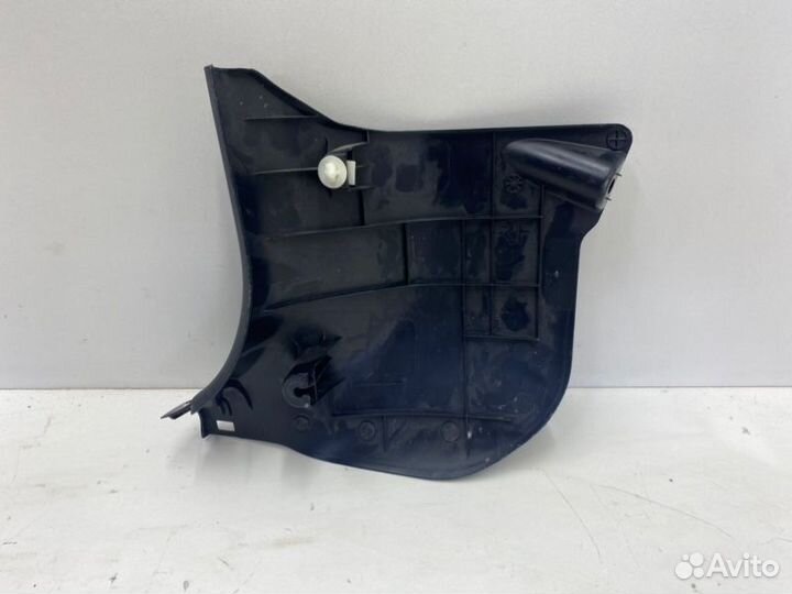 Накладка порога внутренняя передняя правая Toyota