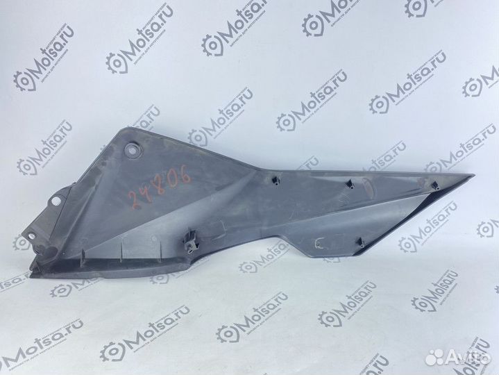 Облицовка боковая центральная правая skyway