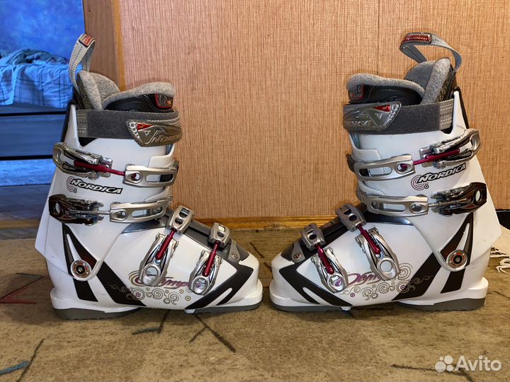 Горнолыжные ботинки