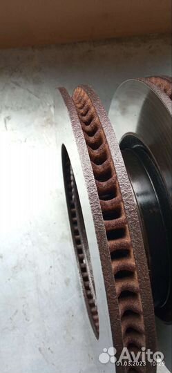 Передние тормозные диски Camry70