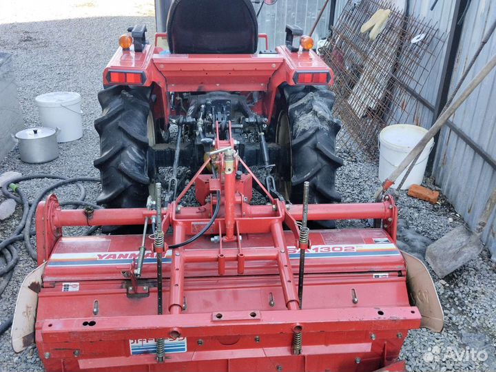 Вспашка земли мини трактором (фреза)