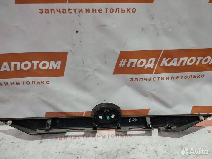 Накладка двери (крышки) багажника Toyota Camry