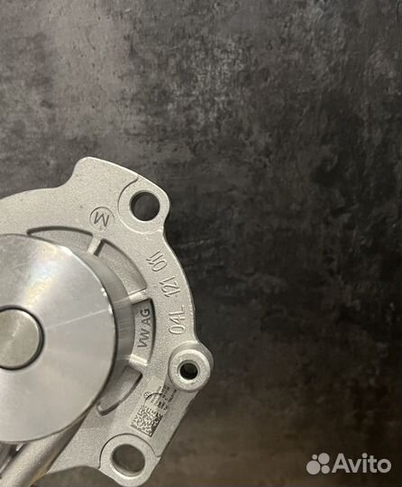 04L121011N Насос водяной / помпа VAG