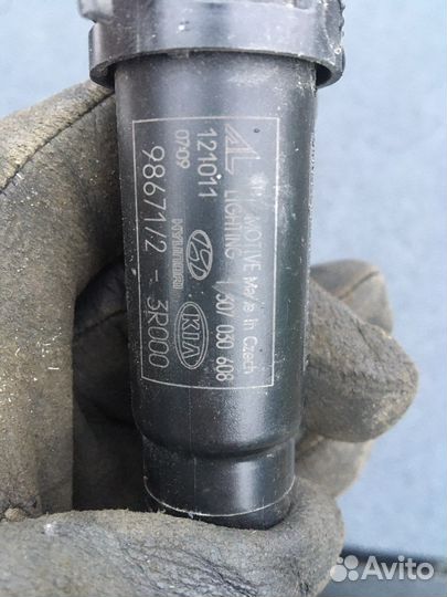 Форсунка омывателя Kia Optima 3