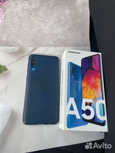 Samsung Galaxy A50, 4/64 ГБ