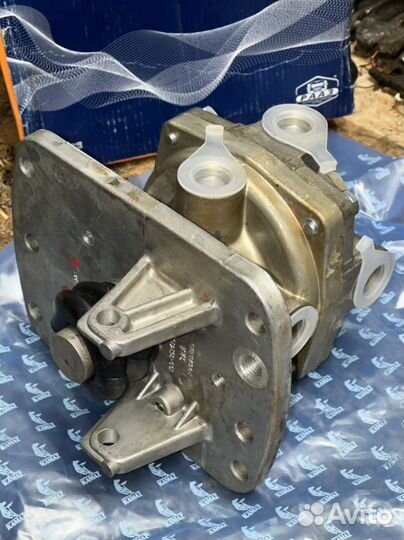 Кран зил, камаз, маз тормозной 2-х секц