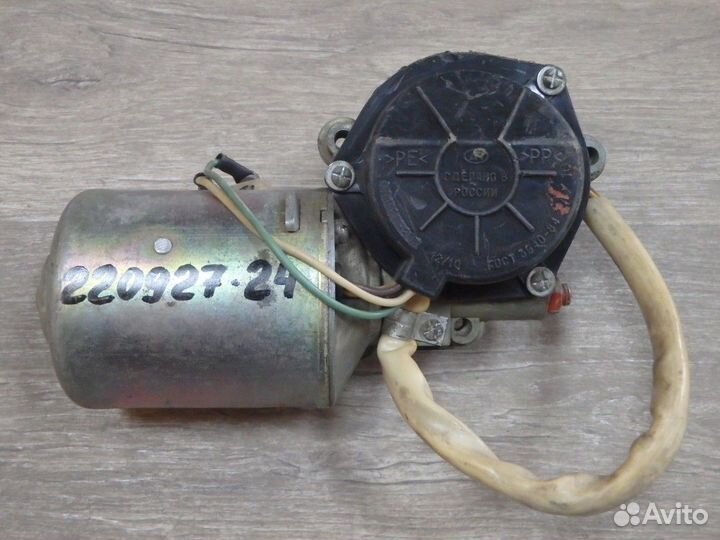 Моторчик (электродвигатель) стеклоочистителя перед