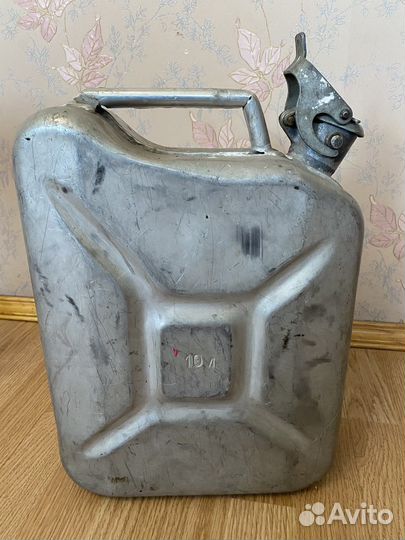 Канистры 10, 20