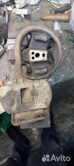 Передняя подушка