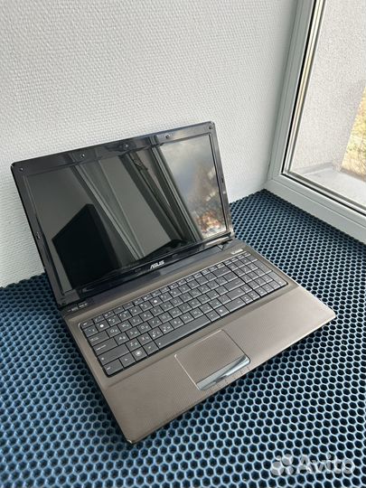 Ноутбук Asus Intel Core i3/HD/4gb/320gb/новая АКБ