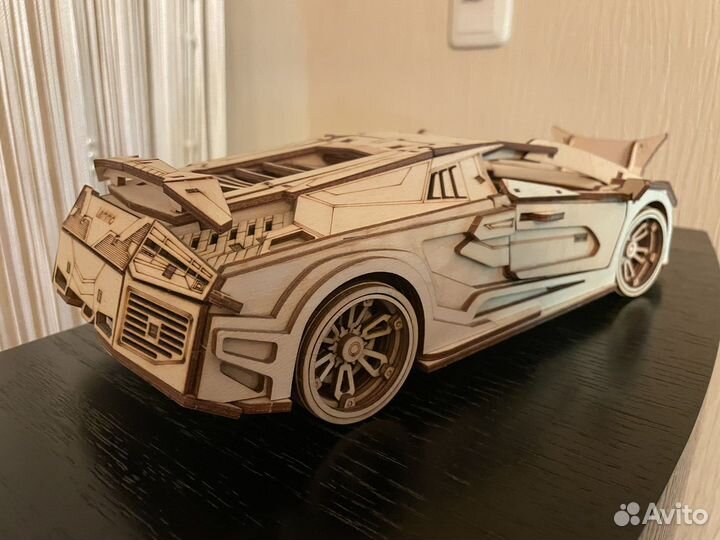 Молель Lamborghini из дерева