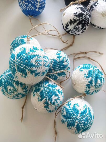 Шар новогодний вязаный