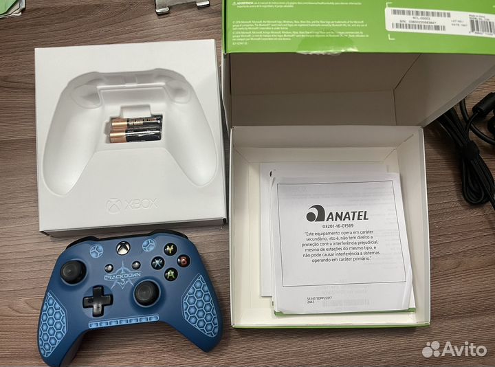 Лимитированный геймпад Xbox One Crackdown 3