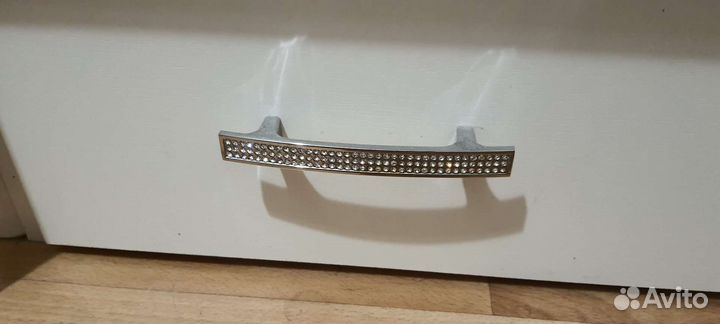 Детская кроватка с маятником белая, комод