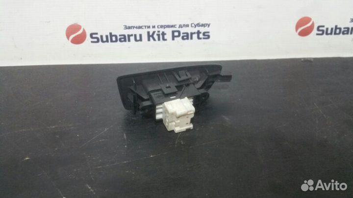 Кнопки стеклоподъемника задние левые Subaru