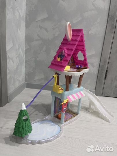 Домик Энчантималс зимний