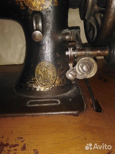 Швейная машинка зингер