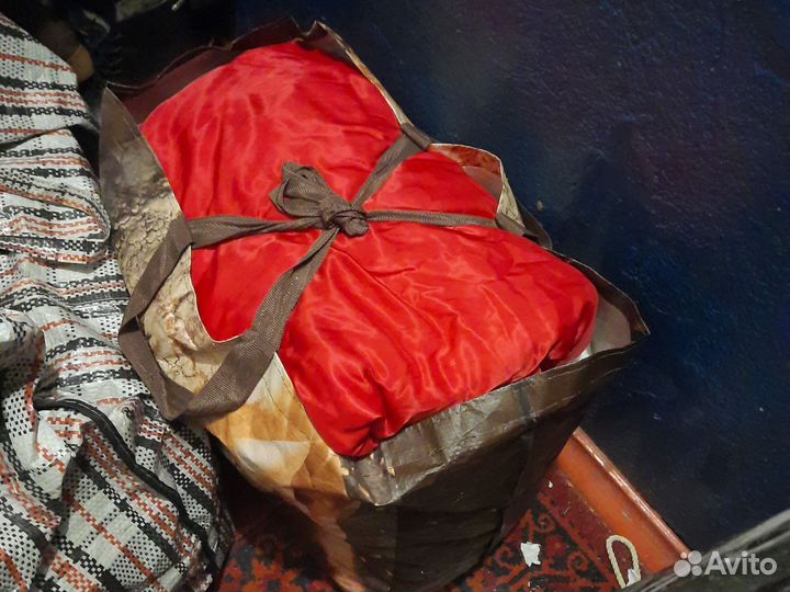 Два больших пакета детских вещей