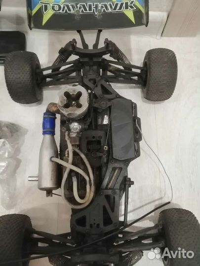 Машина на радиоуправлении с двигатель