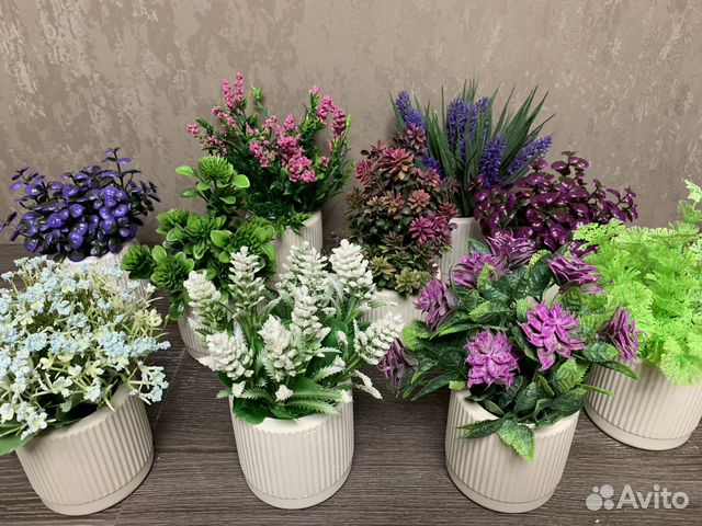 Искусственная зелень, цветы, трава в кашпо