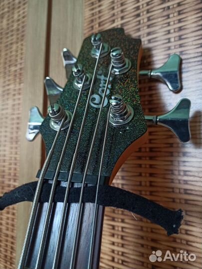 Бас гитара Cort t35