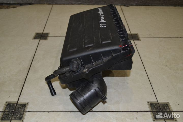 Корпус воздушного фильтра Skoda Rapid