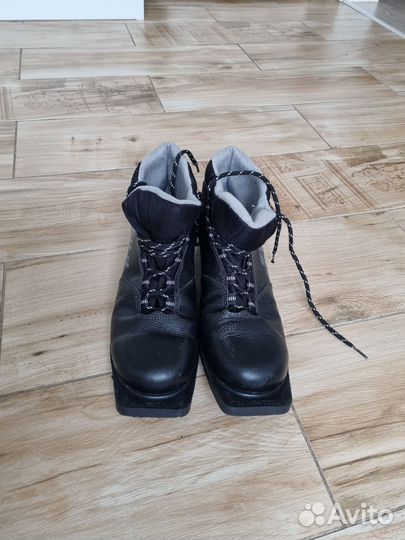 Лыжные ботинки