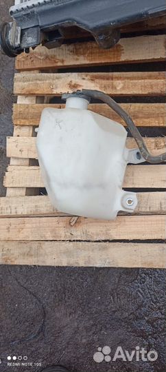 Расширительный бачок Toyota Camry 70